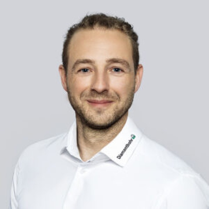 20250109 Diamantbohr Christof Stettler 002 Hemd Weiss 560x560 1 300x300