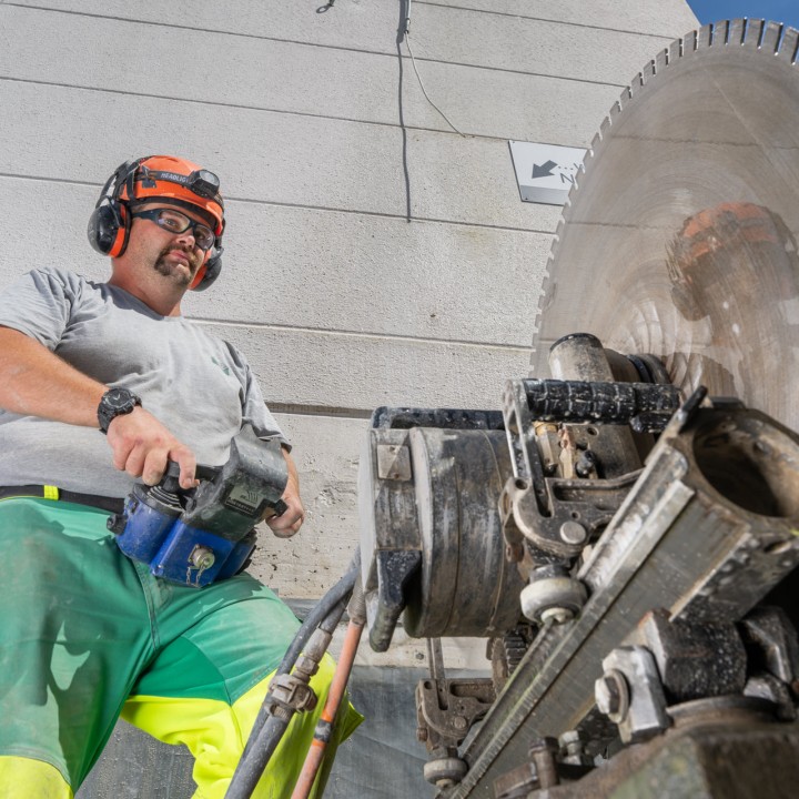 web 42 20240822 frutiger diamantbohr davidschweizer